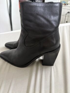Steve Madden Black Pointed Toe Mid-Calf Block Heel Boots